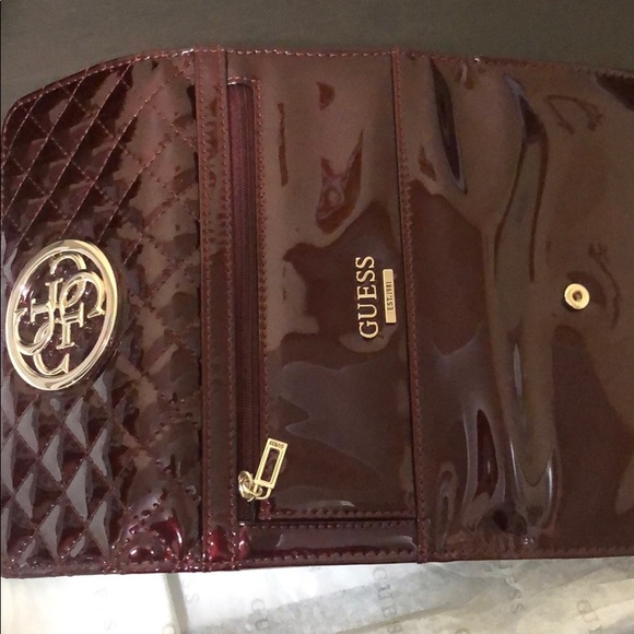 Guess Portable Purse - Picture 4 of 5